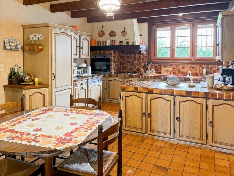 Maison - 183 m² - 9 pièces