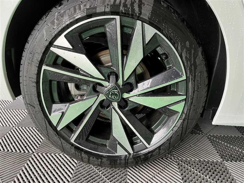 Peugeot 308 1.5 BlueHDi 130ch Eat8 Allure Pack