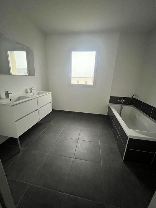 Maison contemporaine - 138 m² - 7 pièces