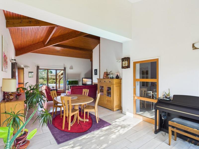 Maison - 182 m² - 6 pièces