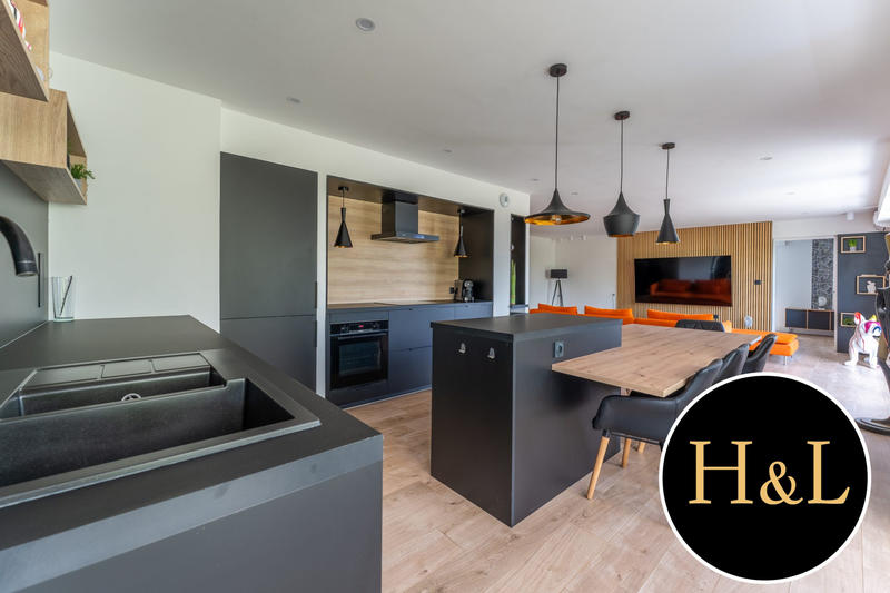 Appartement - 123 m² - 5 pièces