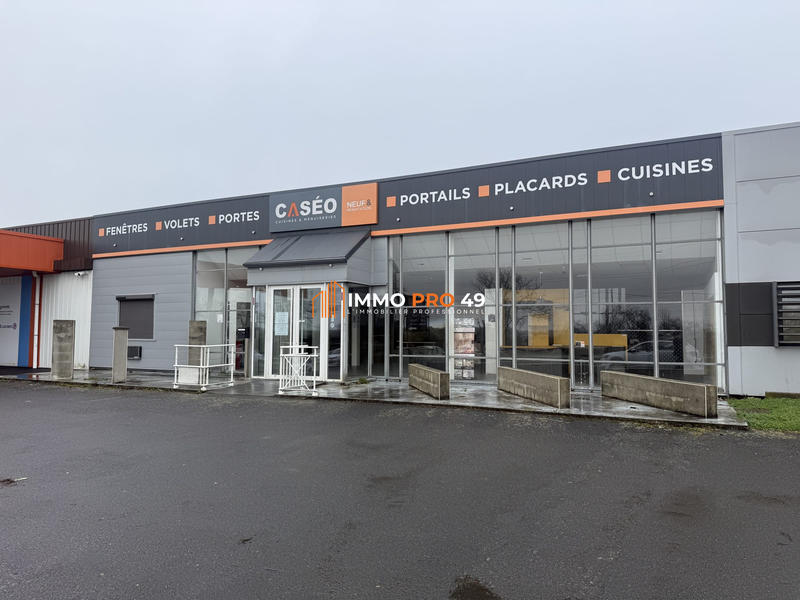 Local d'activités - 1 127 m²