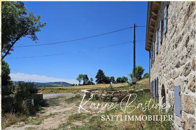 Maison - 300 m² - 5 pièces