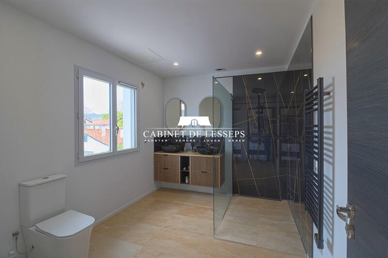 Maison - 188 m² - 7 pièces