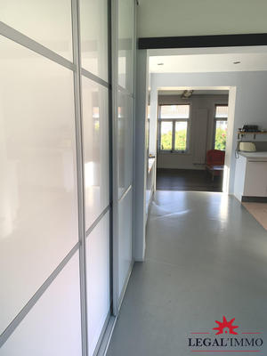 Maison traditionnelle - 187 m² - 7 pièces