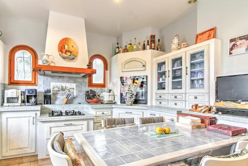 Maison traditionnelle - 140 m² - 6 pièces