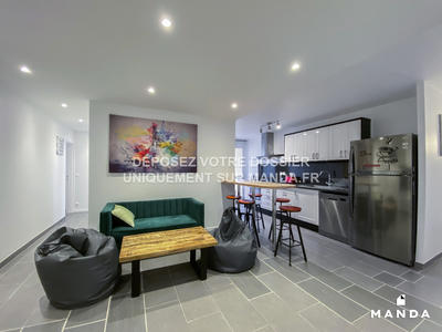 Chambre - 14 m² - 6 pièces