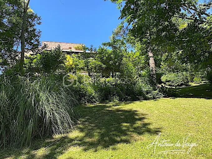 Immeuble - 359 m² - 25 pièces