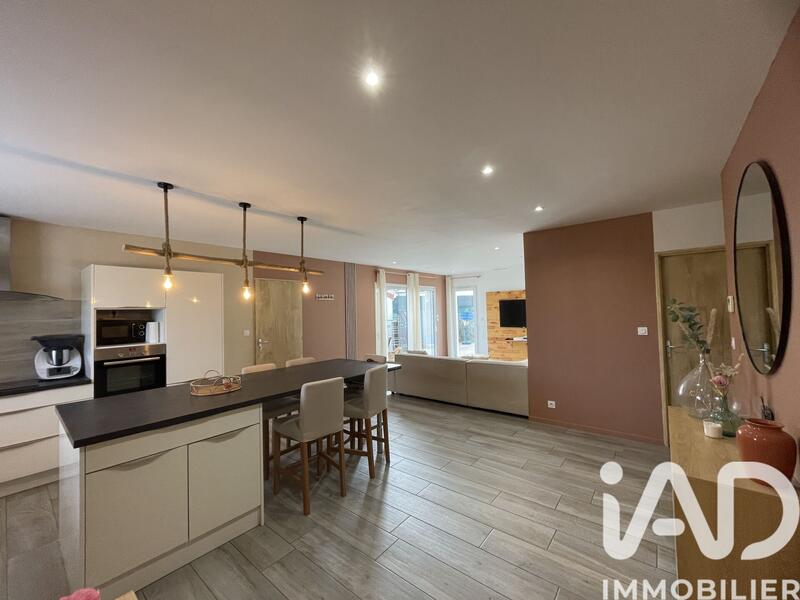 Maison - 93 m² - 4 pièces