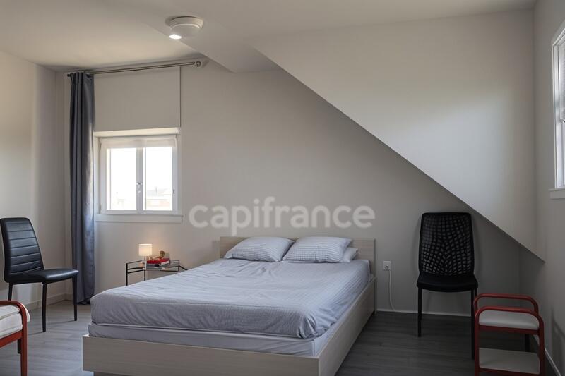 Propriété - 1 100 m² - 16 pièces