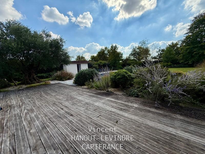 Maison - 245 m² - 9 pièces