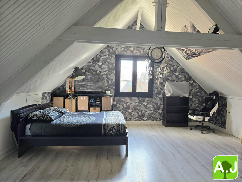 Maison traditionnelle - 131 m² - 6 pièces