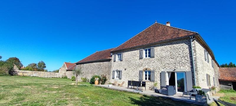 Corps de ferme - 368 m² - 11 pièces