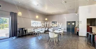 Fonds de commerce - 200 m²