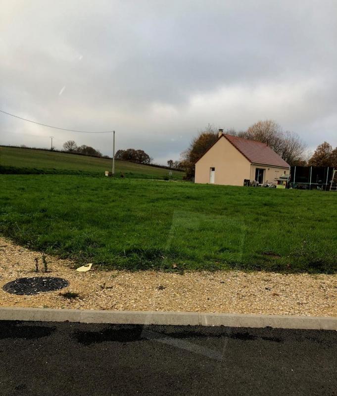 Terrain constructible - 1 470 m²