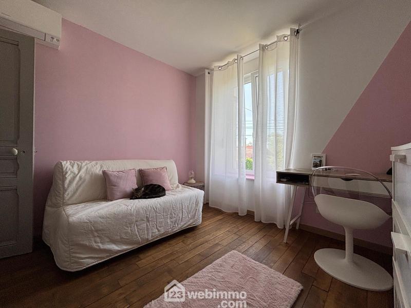 Maison - 226 m² - 7 pièces