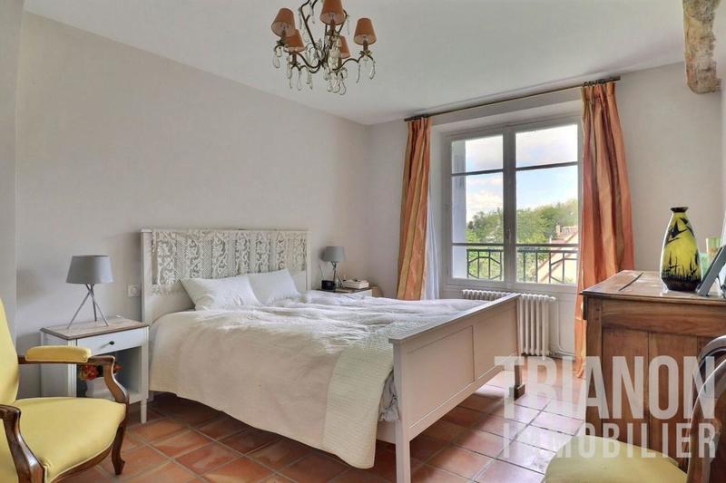 Demeure - 301 m² - 11 pièces