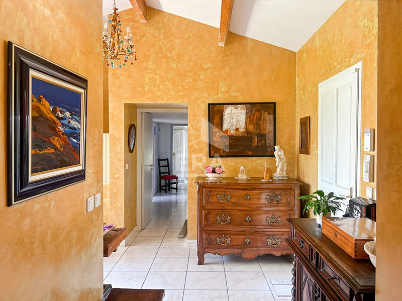 Villa - 315 m² - 6 pièces