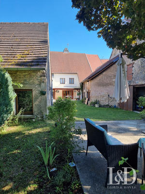 Maison - 230 m² - 13 pièces