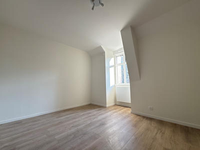 Appartement - 98 m² - 5 pièces