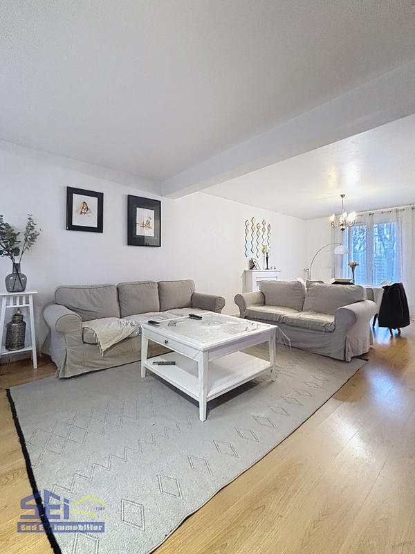 Maison - 104 m² - 5 pièces