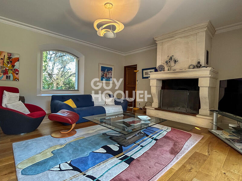 Villa - 235 m² - 6 pièces