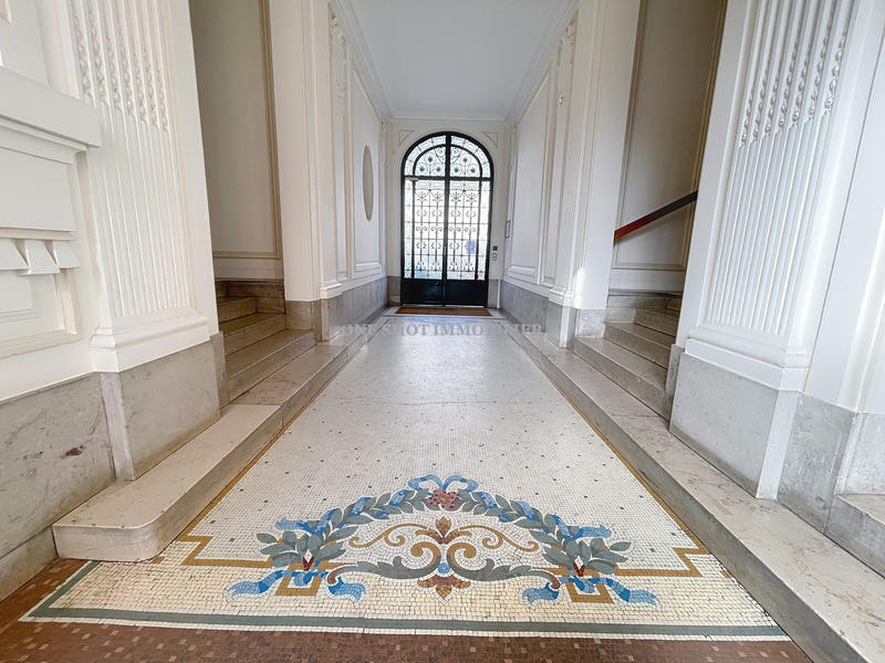 Appartement - 120 m² - 5 pièces