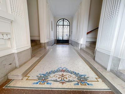 Appartement - 120 m² - 5 pièces