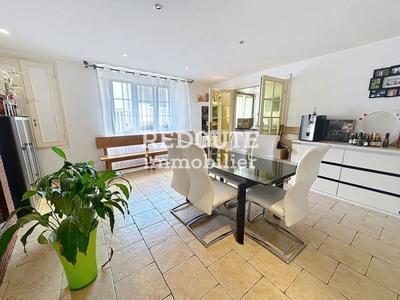 Maison - 199 m² - 7 pièces