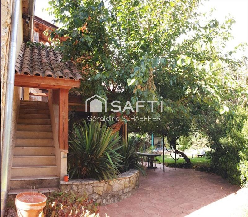 Maison - 240 m² - 7 pièces