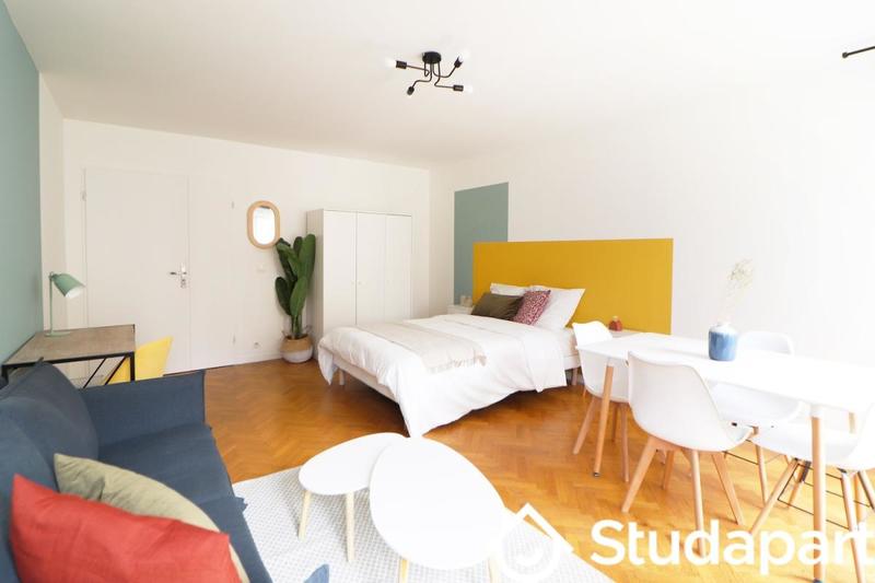 Chambre - 13 m² - 1 pièce