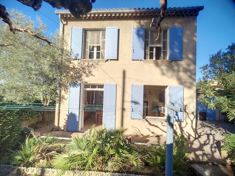 Maison traditionnelle - 100 m² - 5 pièces