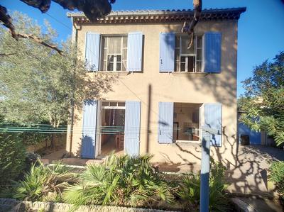 Maison traditionnelle - 100 m² - 5 pièces