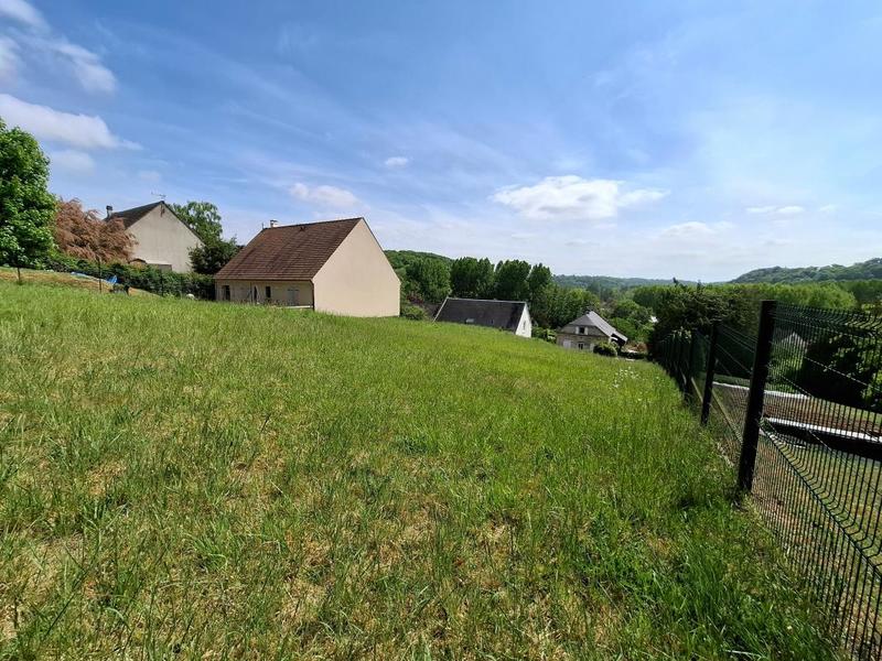 Terrain constructible - 1 423 m²