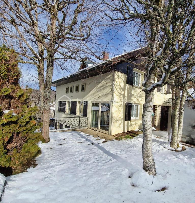 Maison - 249 m² - 12 pièces