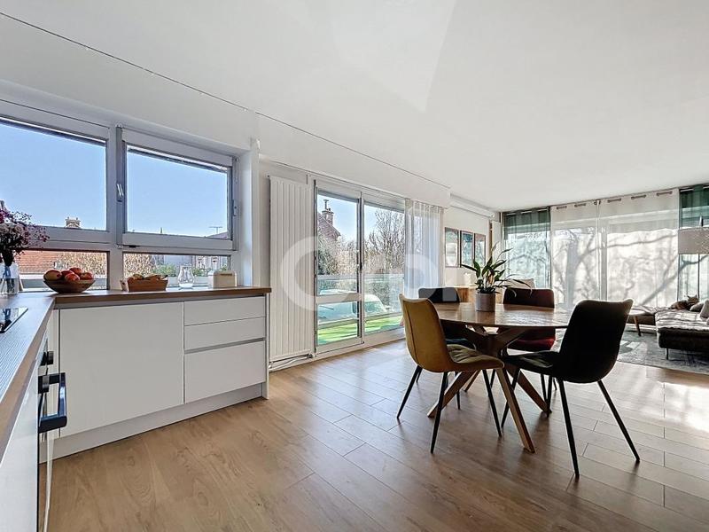 Appartement - 92 m² - 4 pièces