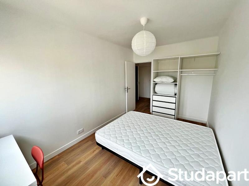 Chambre - 10 m² - 1 pièce