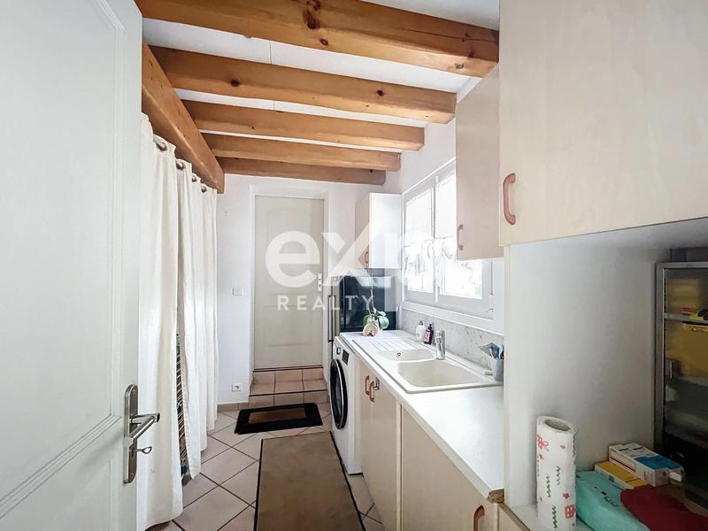 Maison - 235 m² - 8 pièces