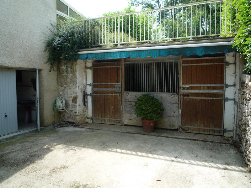 Maison - 185 m² - 10 pièces