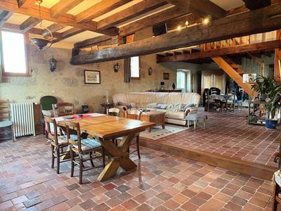 Maison - 205 m² - 6 pièces