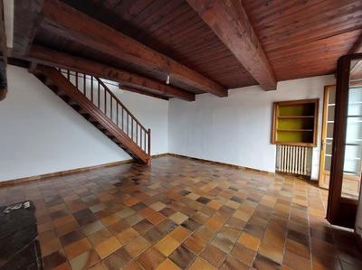 Maison - 93 m² - 7 pièces