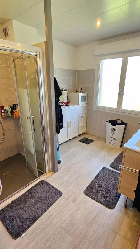 Maison - 170 m² - 9 pièces