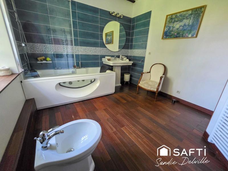 Propriété - 195 m² - 6 pièces