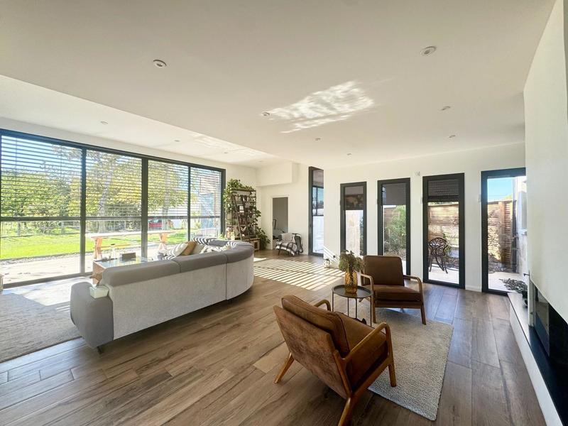 Maison - 210 m² - 7 pièces