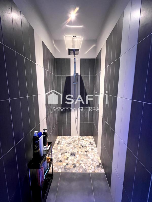 Maison - 227 m² - 9 pièces