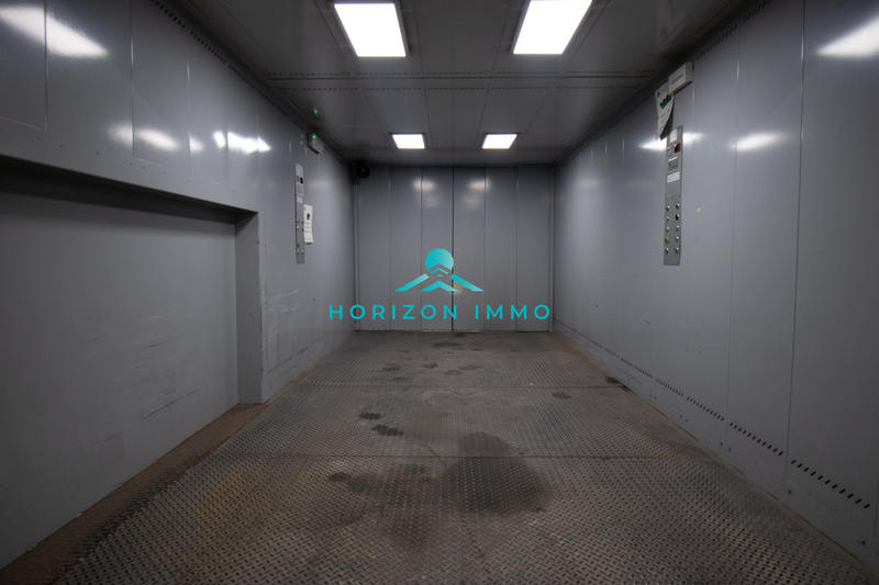 Parking / Garage - 12 m²