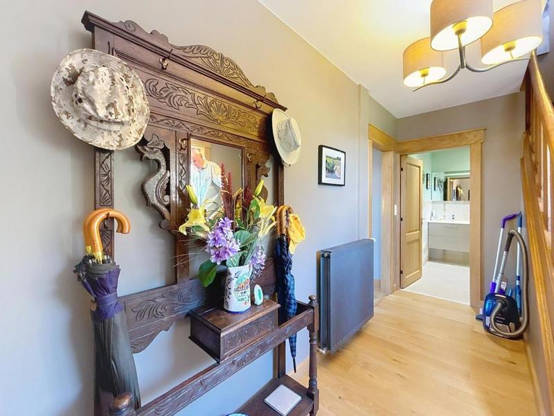 Maison traditionnelle - 160 m² - 6 pièces