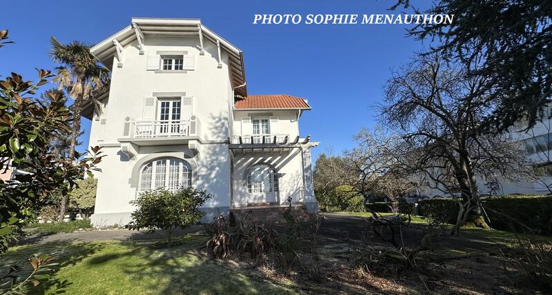 Maison - 203 m² - 7 pièces