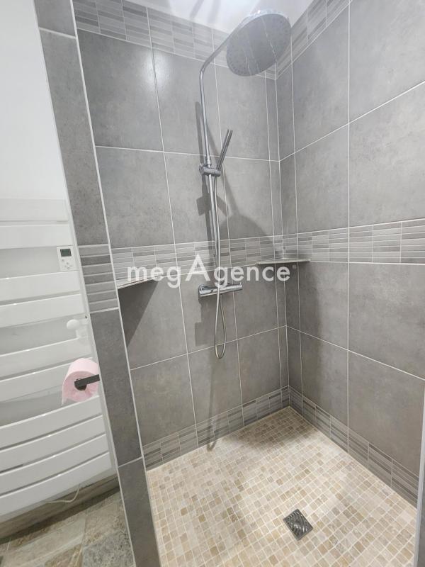 Maison - 196 m² - 8 pièces