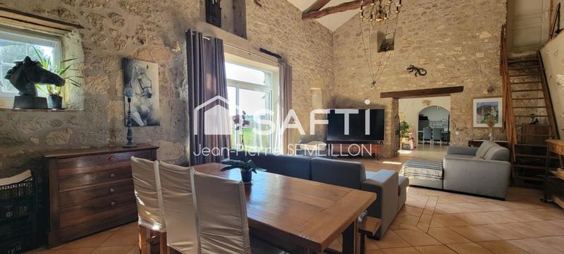 Maison - 222 m² - 8 pièces